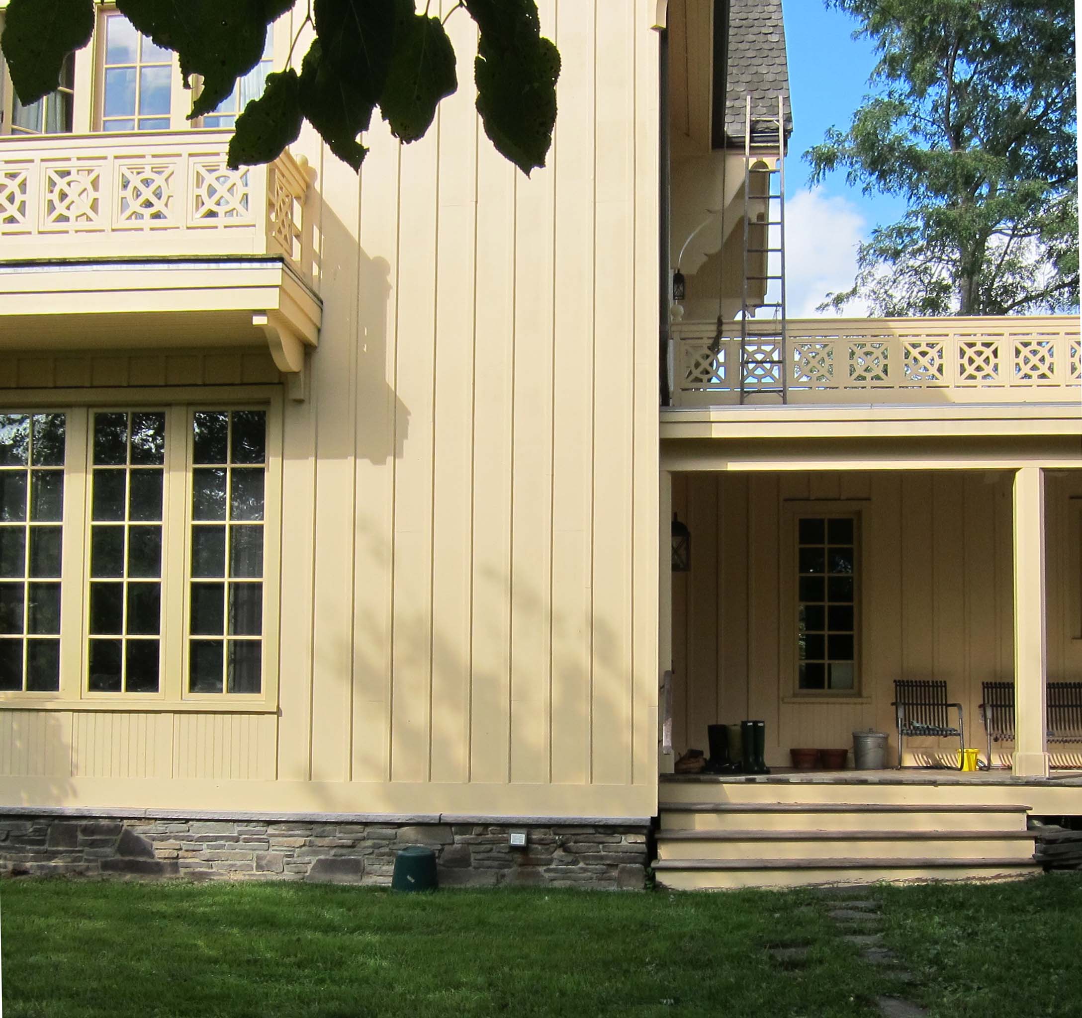 side detail
